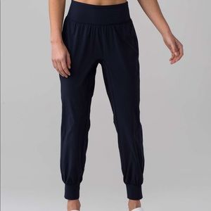 Lululemon sunsetter jogger